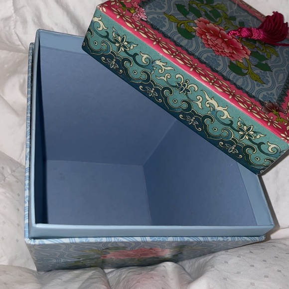 Intricate Asian Inspired Colorful Paper Box - Picture 8 of 9